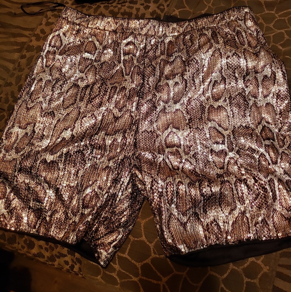 Outfit - Picture 2 of 2